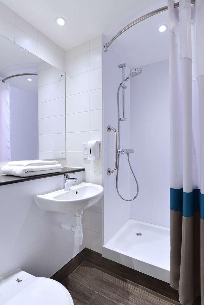 Travelodge London Covent Garden ภายนอก รูปภาพ
