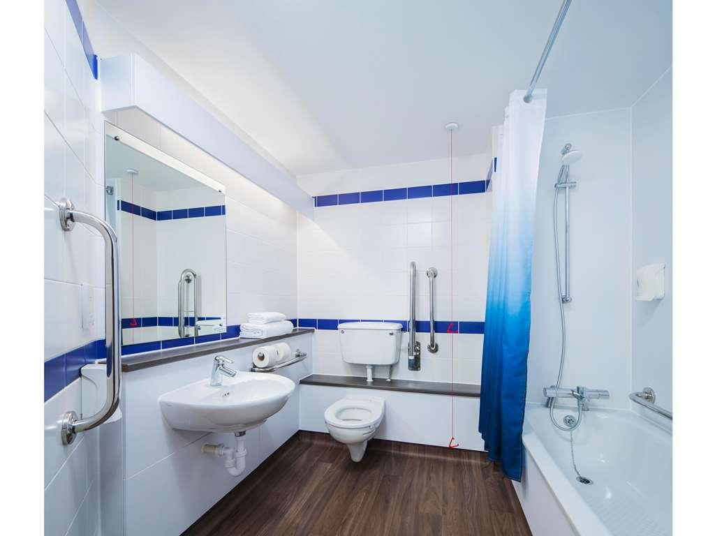 Travelodge London Covent Garden ภายนอก รูปภาพ