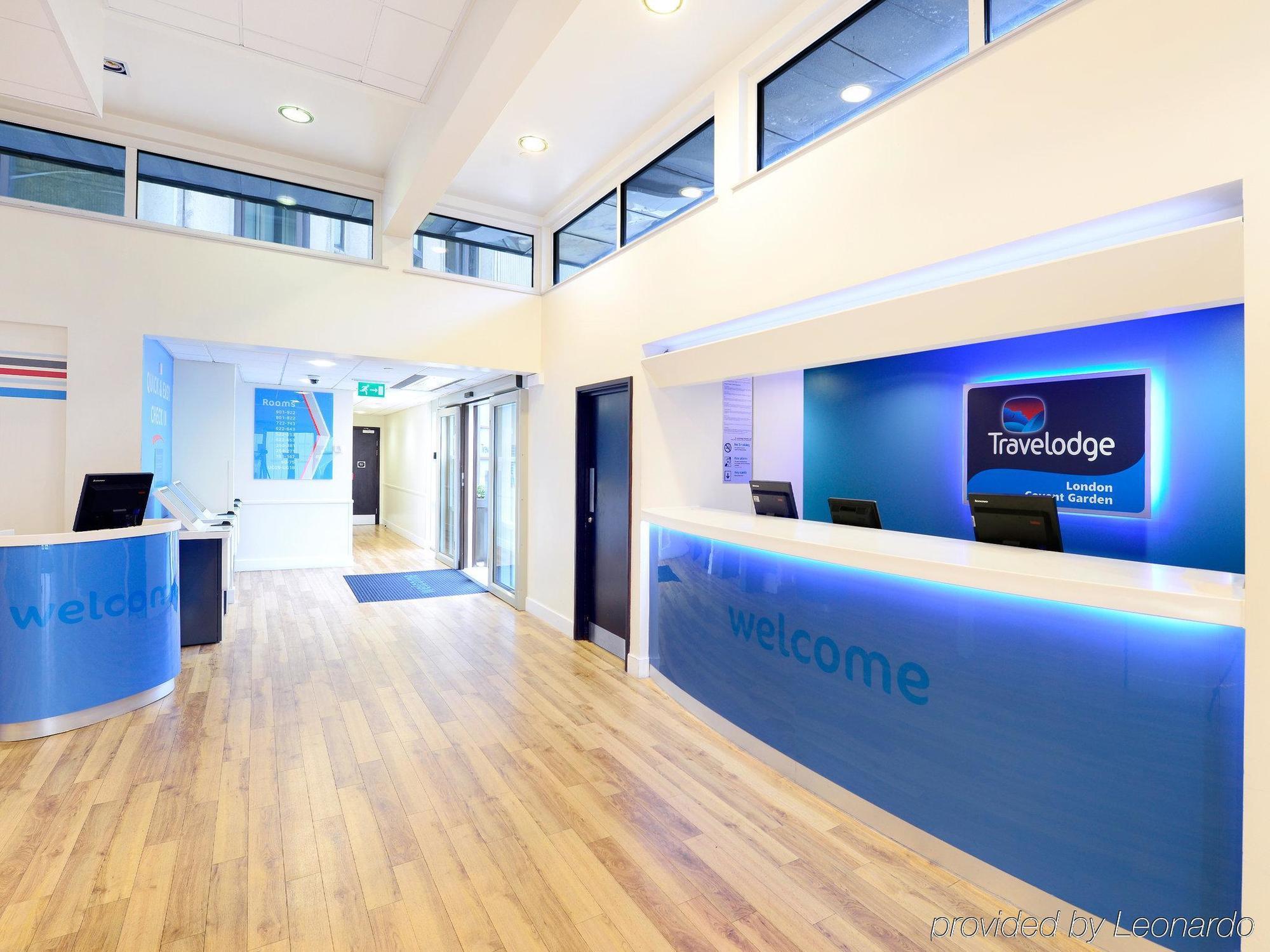 Travelodge London Covent Garden ภายนอก รูปภาพ